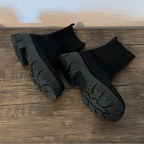 black shoes size 7 - Picture 4 of 5